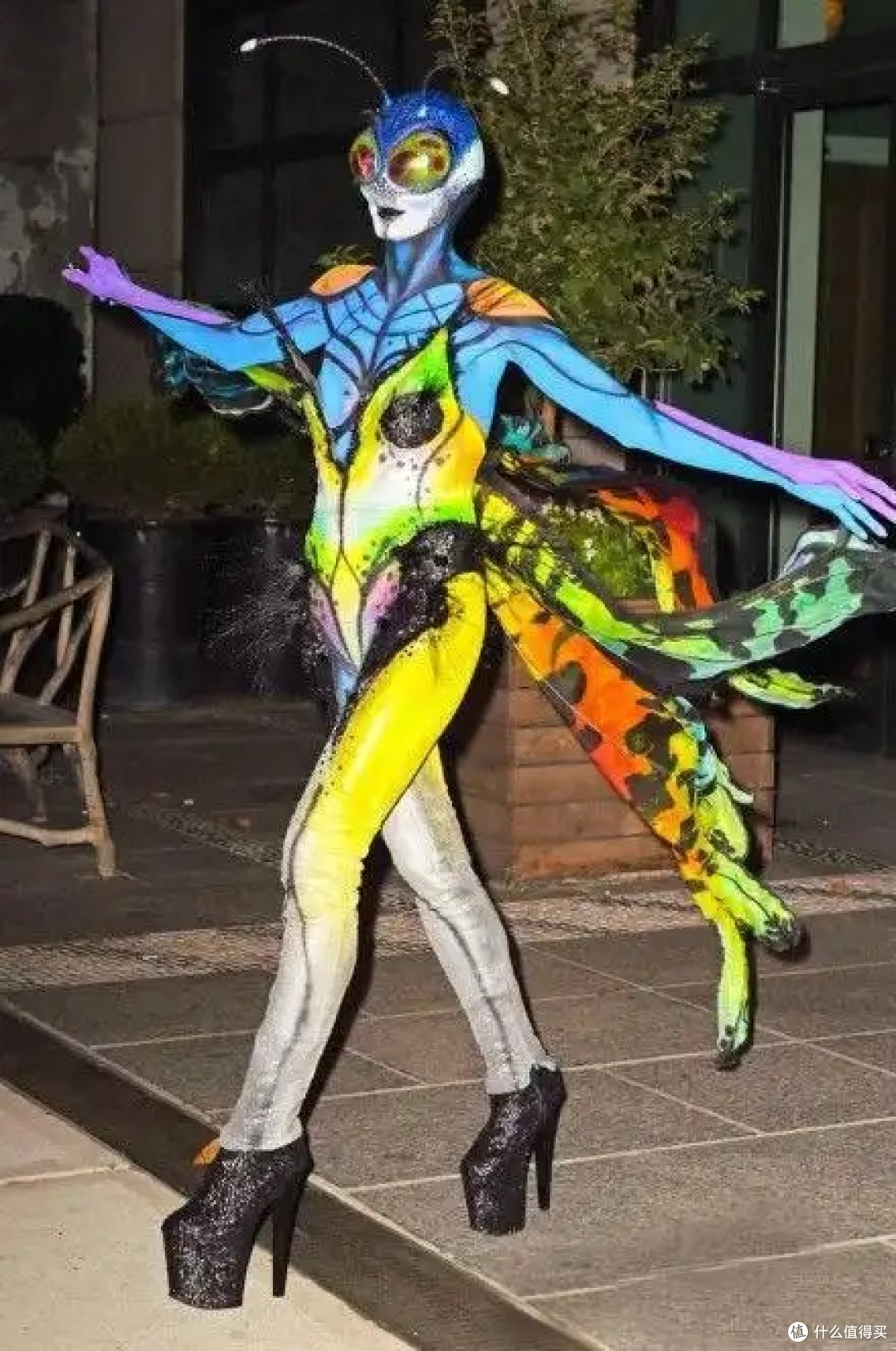 她把万圣节玩成个人秀!