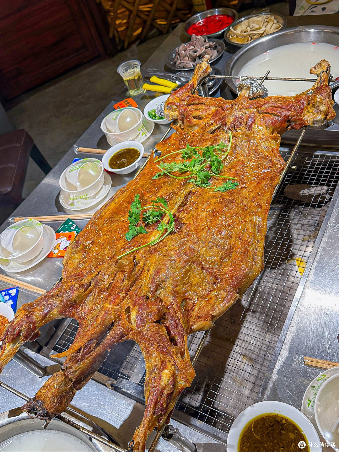每天介绍一个地方美食(内蒙古烤全羊)