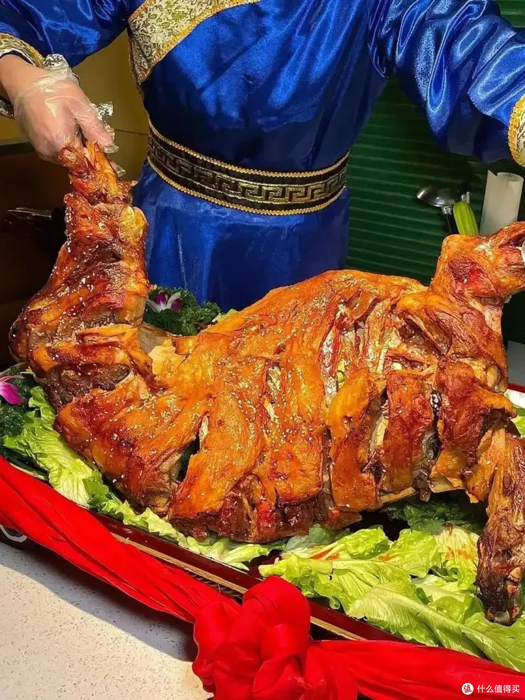 每天介绍一个地方美食(内蒙古烤全羊)