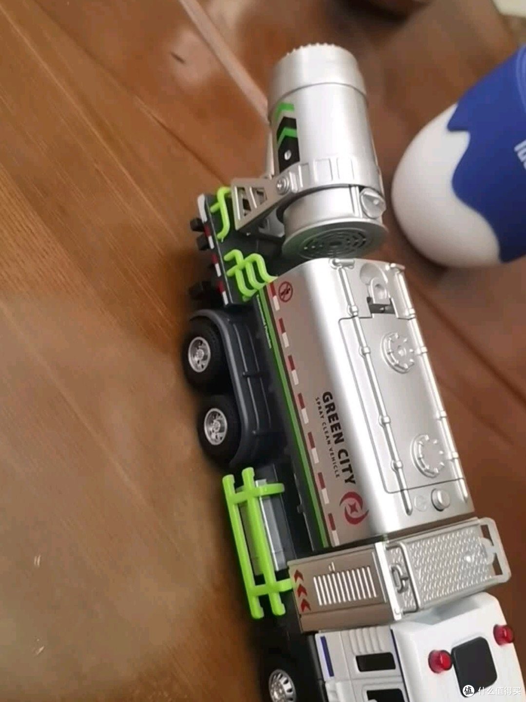 卡威电动垃圾车儿童玩具车:仿真工程美学与教育功能的双重突破