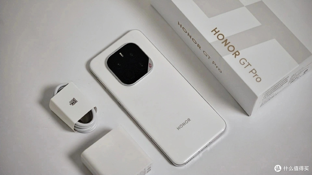 荣耀发力双11,16GB+1TB+7200mAh,顶配版旗舰降价“卖断货”