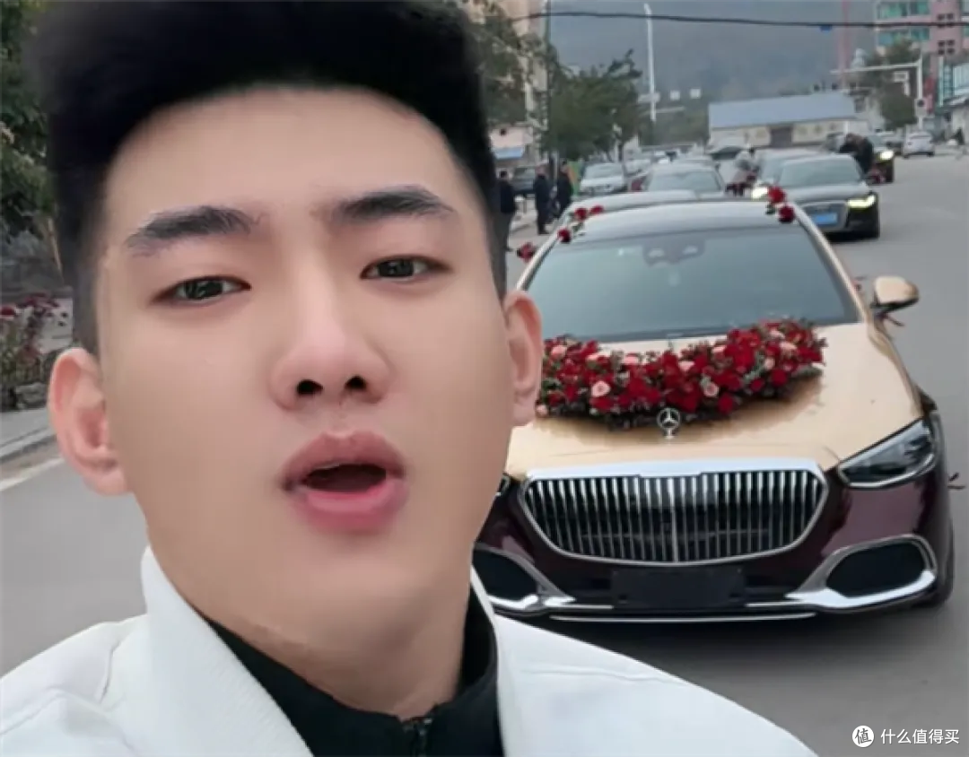 小伙花170万买迈巴赫跑婚车:加油最多2500元 每月稳赚2万元