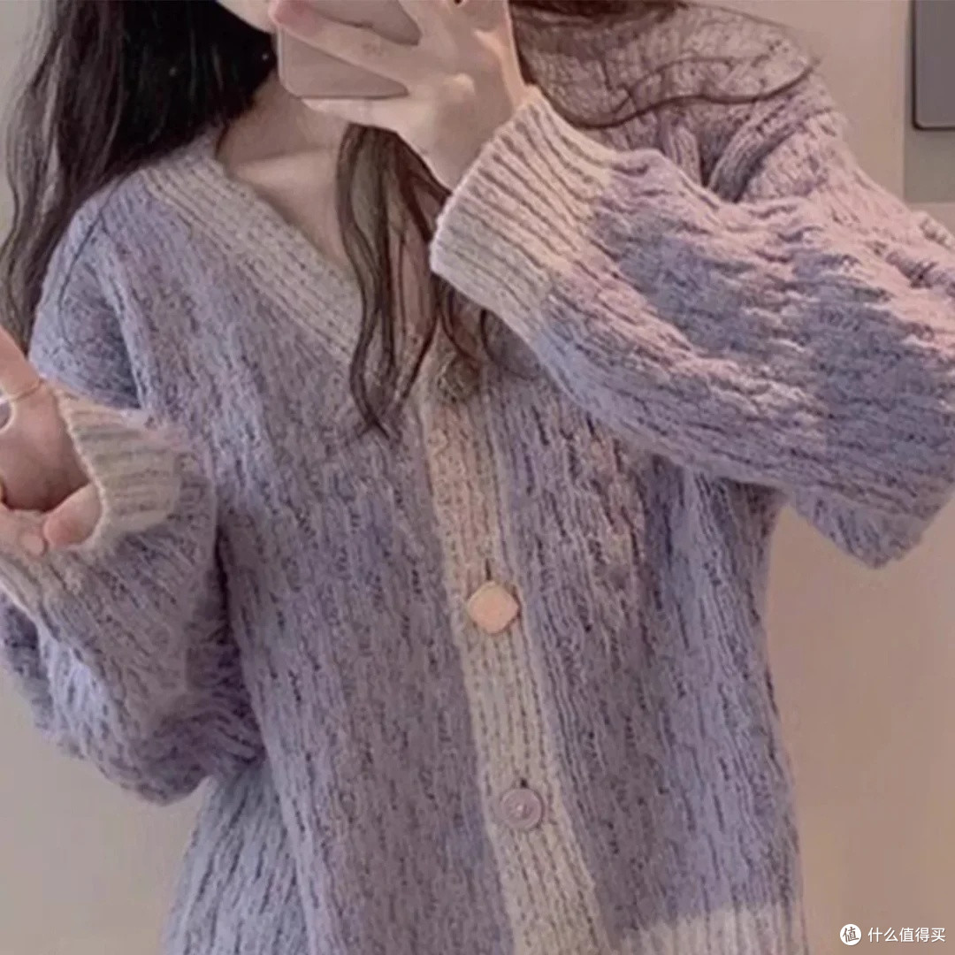 瑟俪V领毛衣外套的秋冬体验
