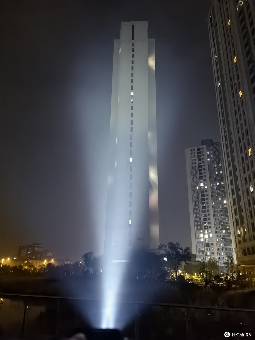 远泛兼顾多功能——菲尼克斯HM60R V2.0头灯测评