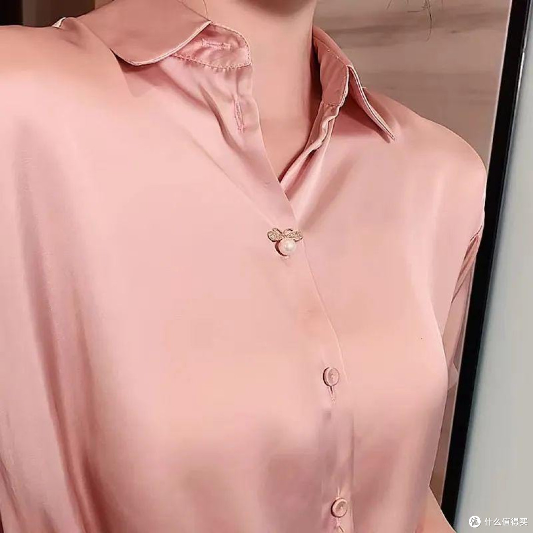 从日常到正式:胸针的多样搭配