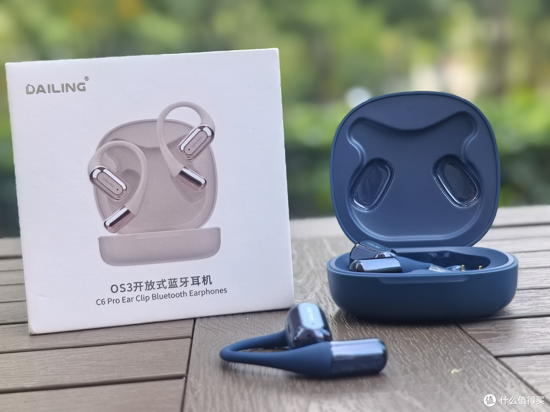 颜值与音质双绝 戴灵 OS3 深邃蓝耳机:颜值控与音乐党的理想之选