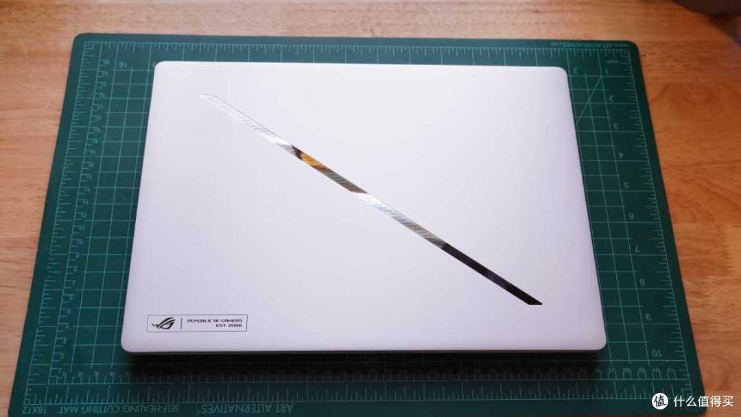 华硕 ROG Zephyrus G14 评测:便携式游戏本应如此出色