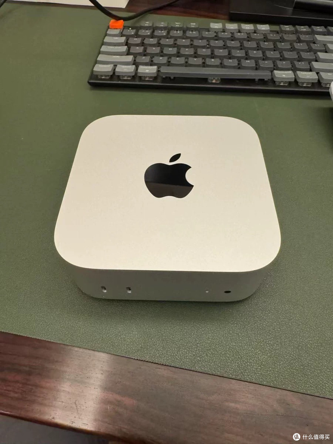 巴掌大的苹果主机封神!M4芯片Mac mini,3000块闭眼冲