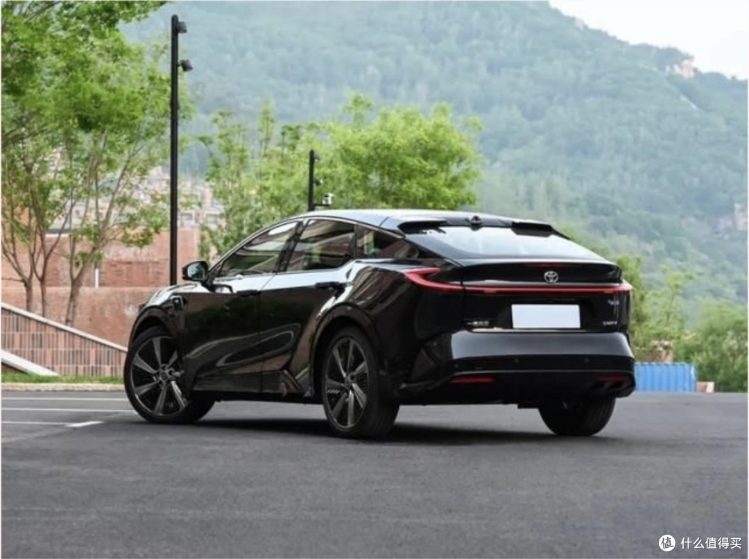 丰田来了,新SUV比奥迪Q5L还漂亮?油耗仅4.2L,关键还便宜!