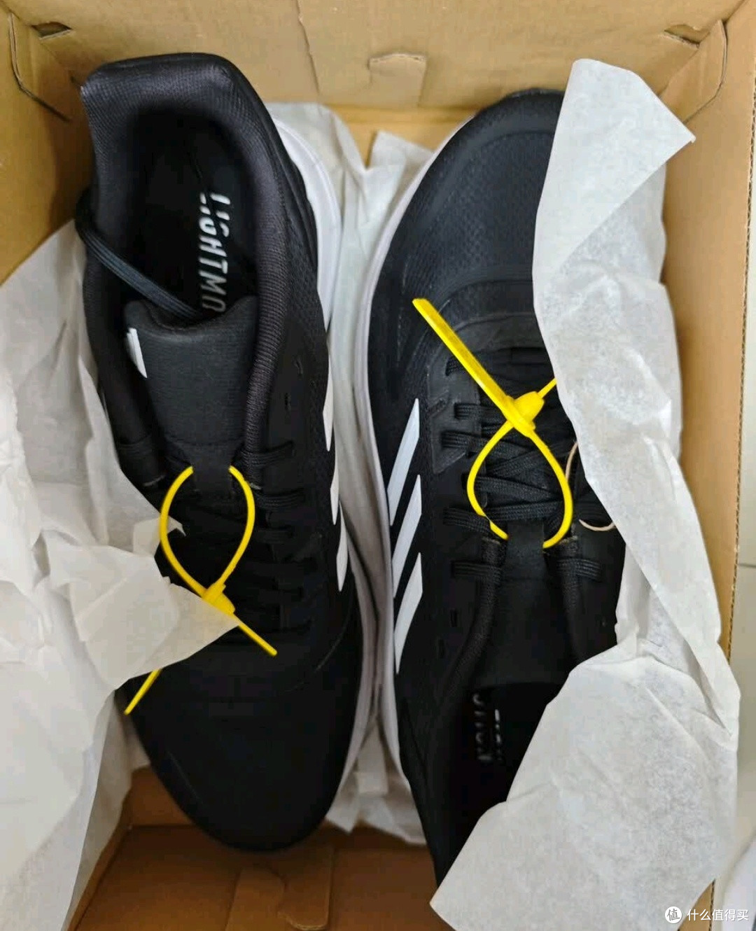 双十一最后冲刺!阿迪达斯DURAMO 10:经典款跑鞋闭眼入不踩雷
