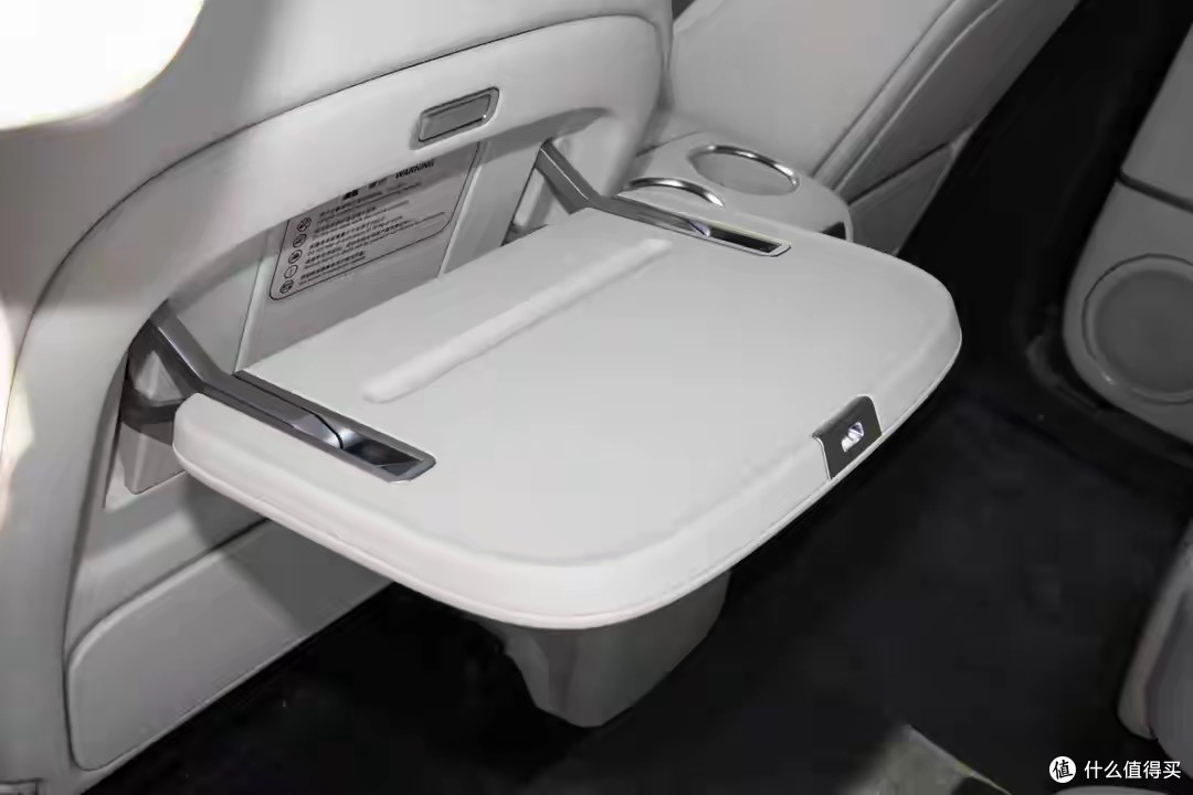 奇瑞“野心”偷偷藏不住!大型SUV卖18.99万,外观内饰都像理想L9