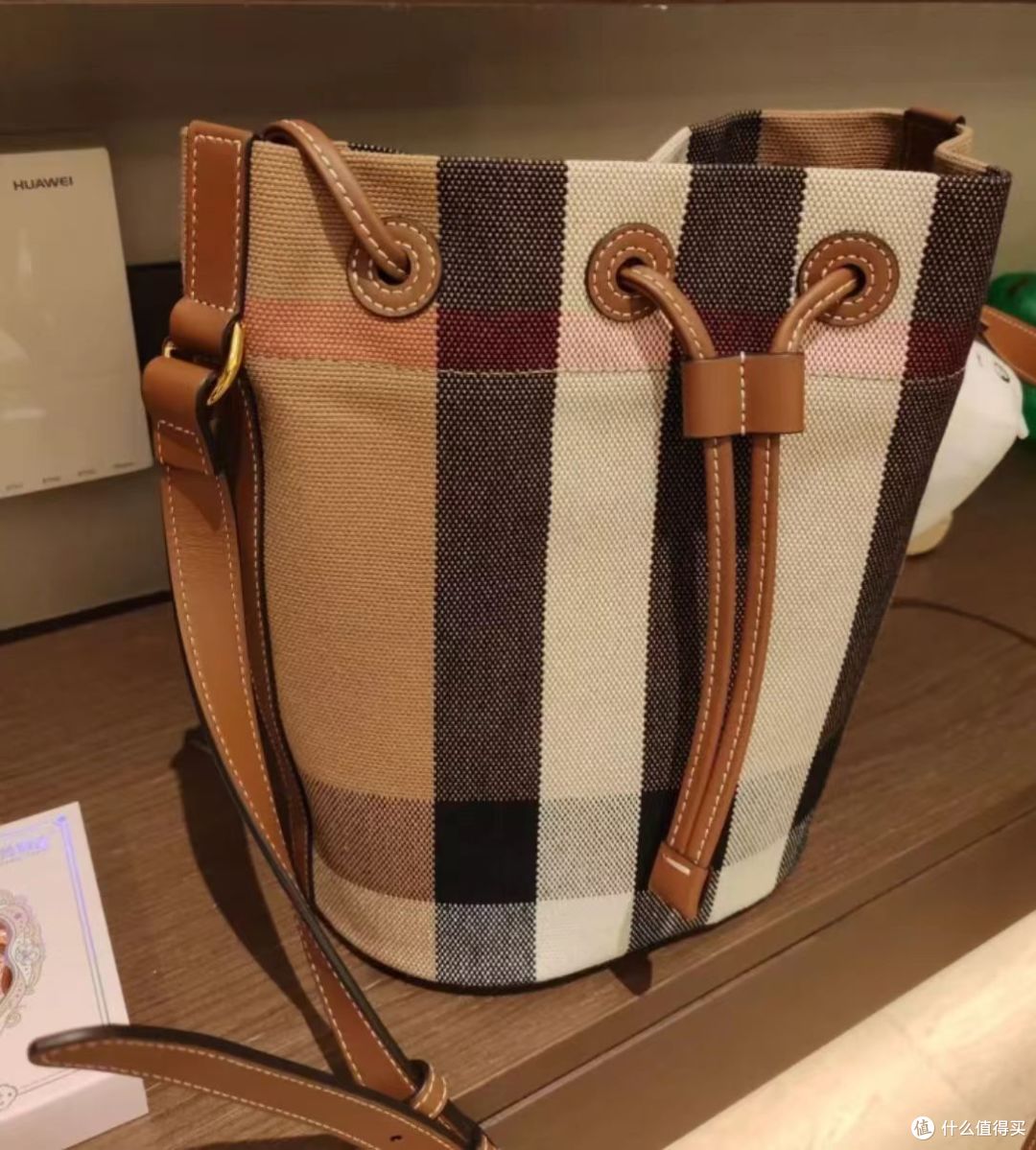 在唯品会不到3折拿下Burberry,发现了一个秘密