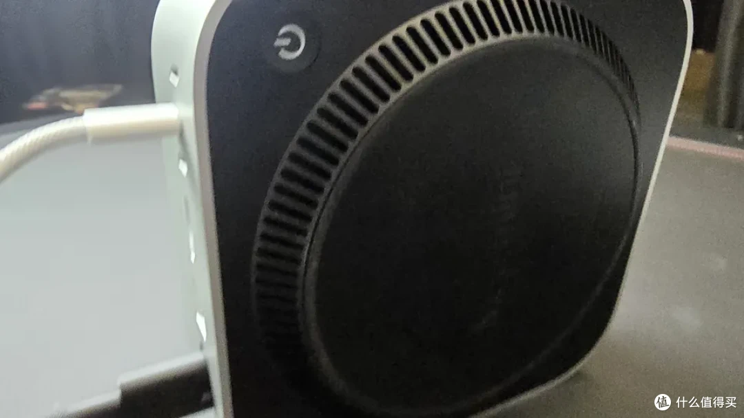 苹果 Mac mini (M4,2024) 评测:更小巧、更快、更好