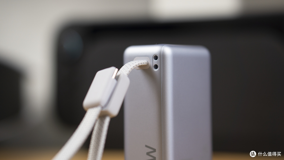 绿联能量湃 Pro 55W 充电宝，iPhone17 PM续航新搭子！