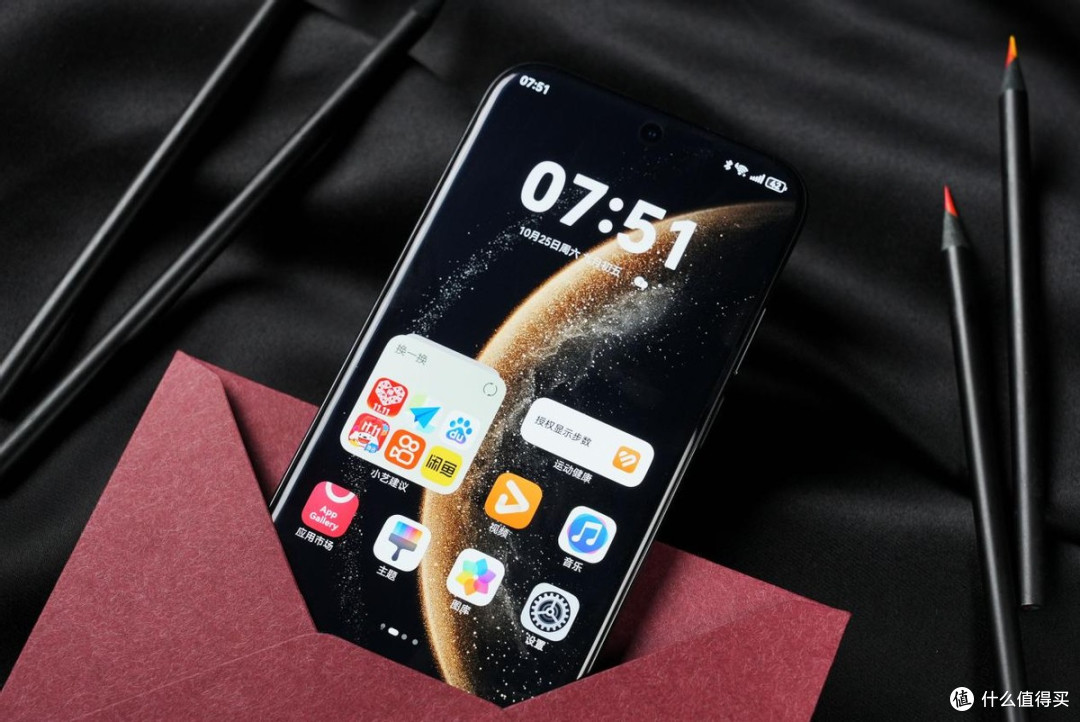 华为Mate 70 Air曜金黑图赏：轻薄无界，不曾妥协