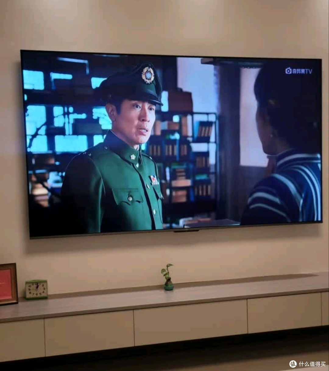 承包全家娱乐！海尔麦浪套系65H7C电视，超薄机身藏满黑科技
