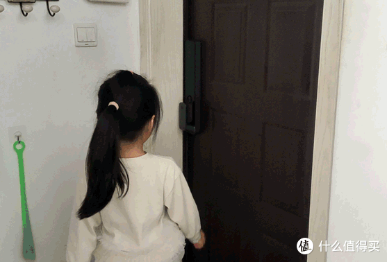 换上小米智能门锁2 Pro，感慨到最适合老人孩子的还得是面容识别