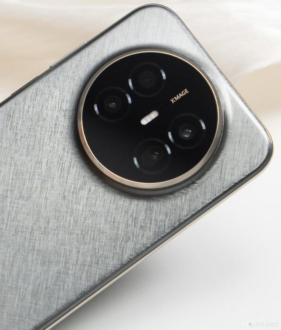 华为 Mate 70 Air正式发布,到底是“轻旗舰”还是“真旗舰”?