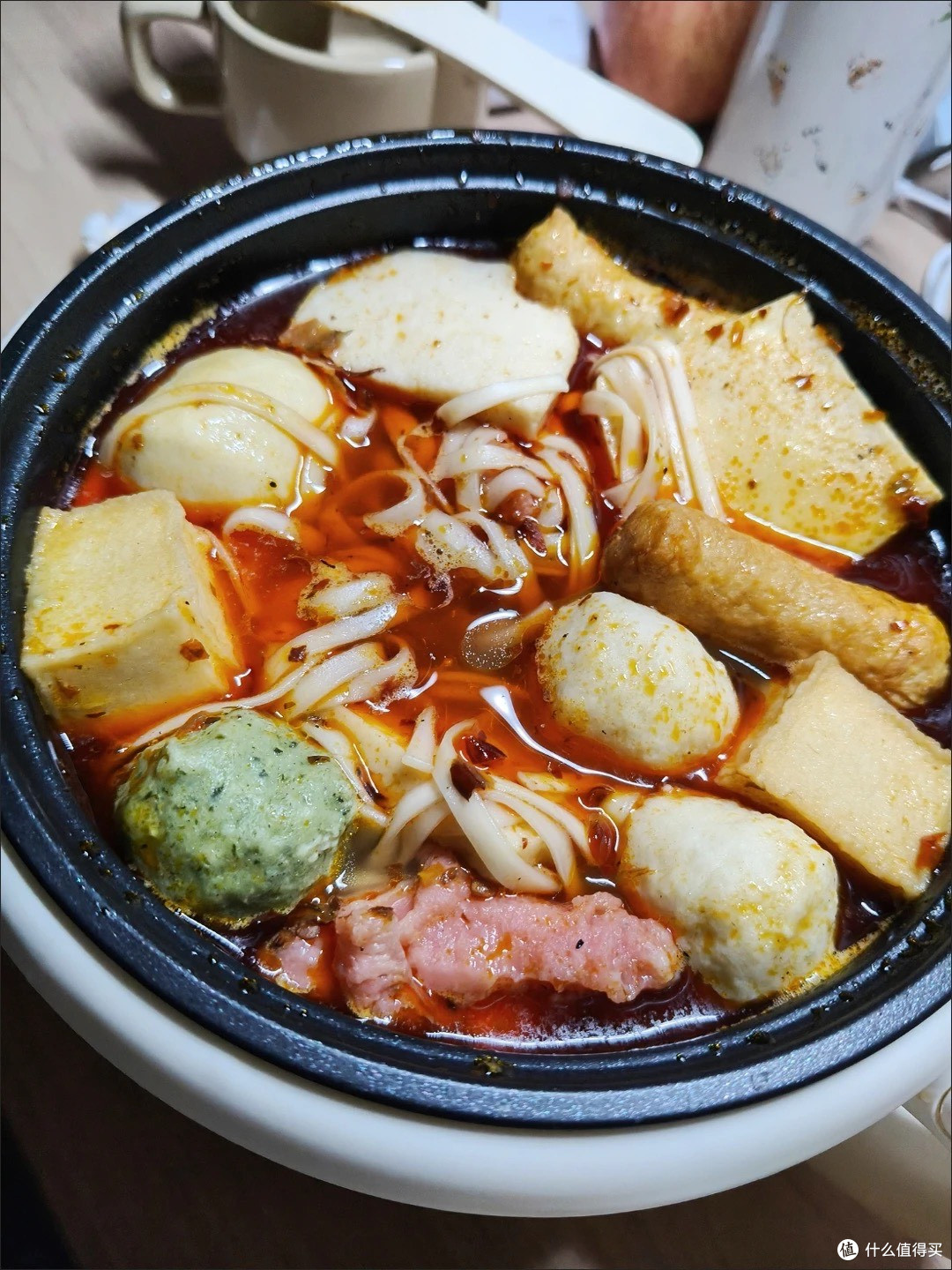 寒风中的温暖火锅聚会