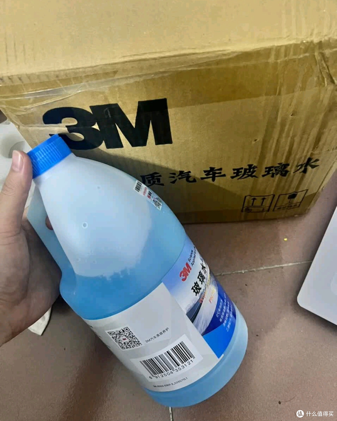 3M玻璃水：清洁油膜性价比高
