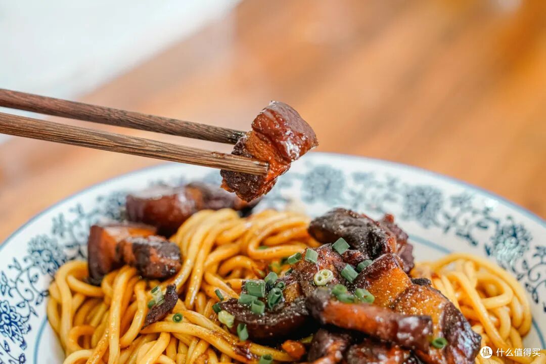 懂吃的老饕才知道，这个遍地古建的山城，美食也灵得不行！