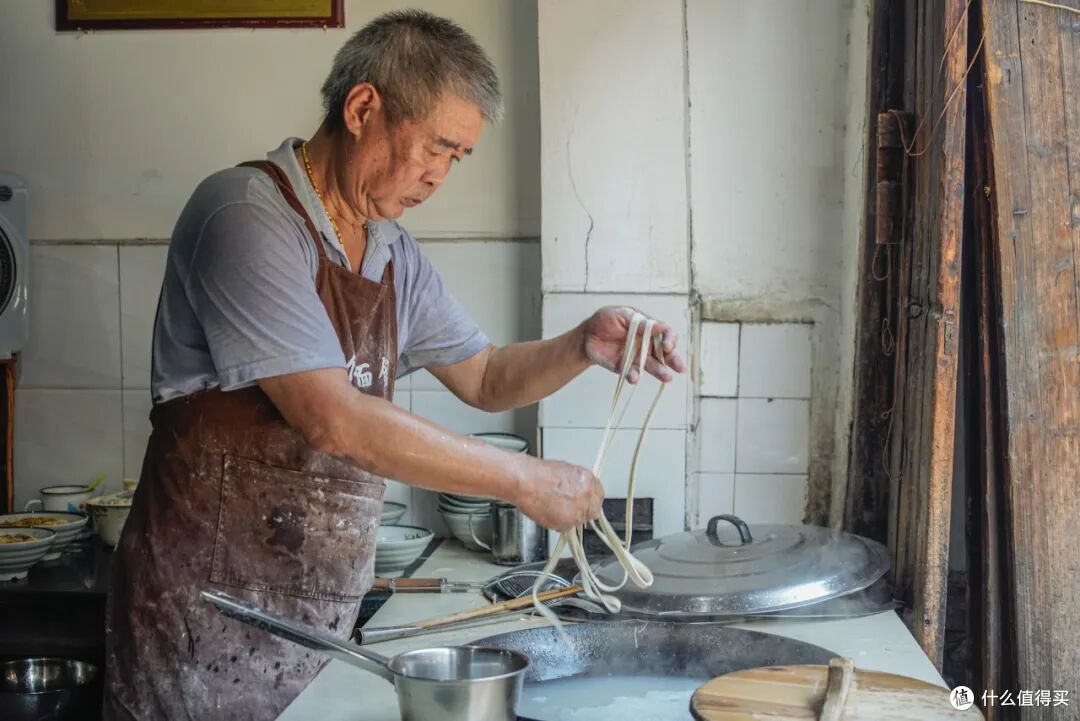 懂吃的老饕才知道，这个遍地古建的山城，美食也灵得不行！