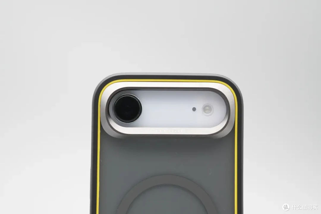 非牛顿流体 “穿” 在 iPhone 17 上?奥海 P4U 手机壳评测