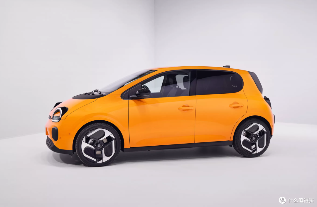 比比亚迪海豚还好看?雷诺正式发布Twingo E-Tech,网友吵翻了!