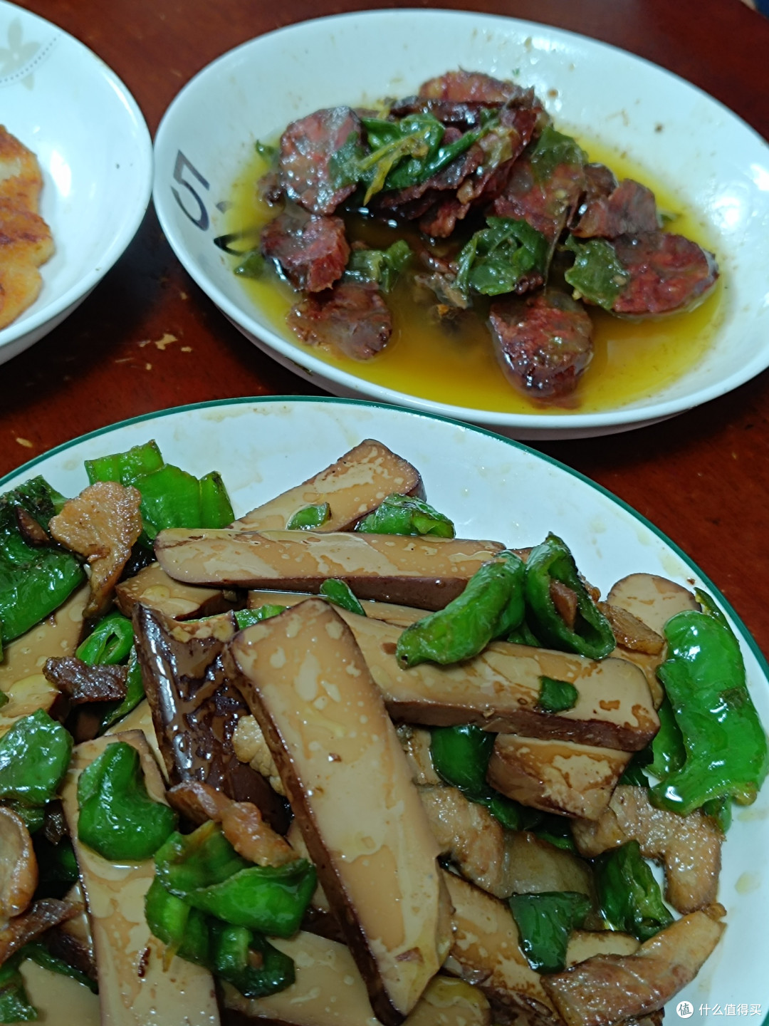 本地应季美食之:鸡排,竹笋和腊肠