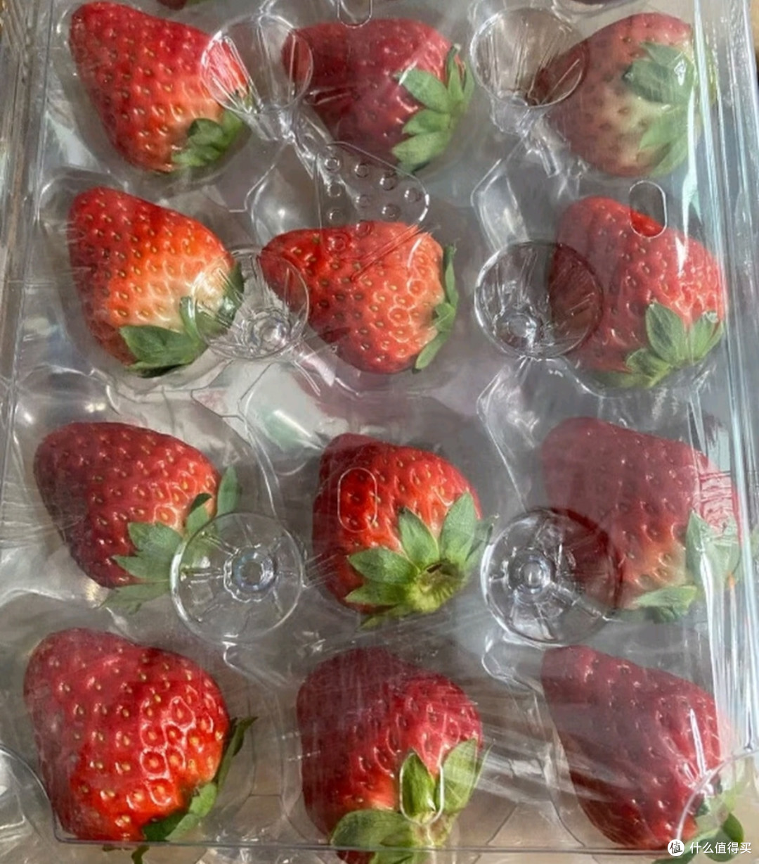 双11种草分享:京鲜生 丹东99红颜奶油草莓 300g装 15-20粒