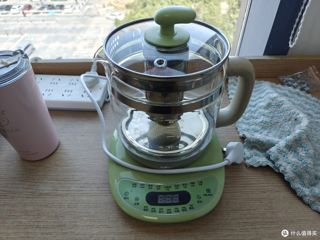 天气渐冷，正是煮一壶老白茶的好时候！品品香、绿雪芽推荐