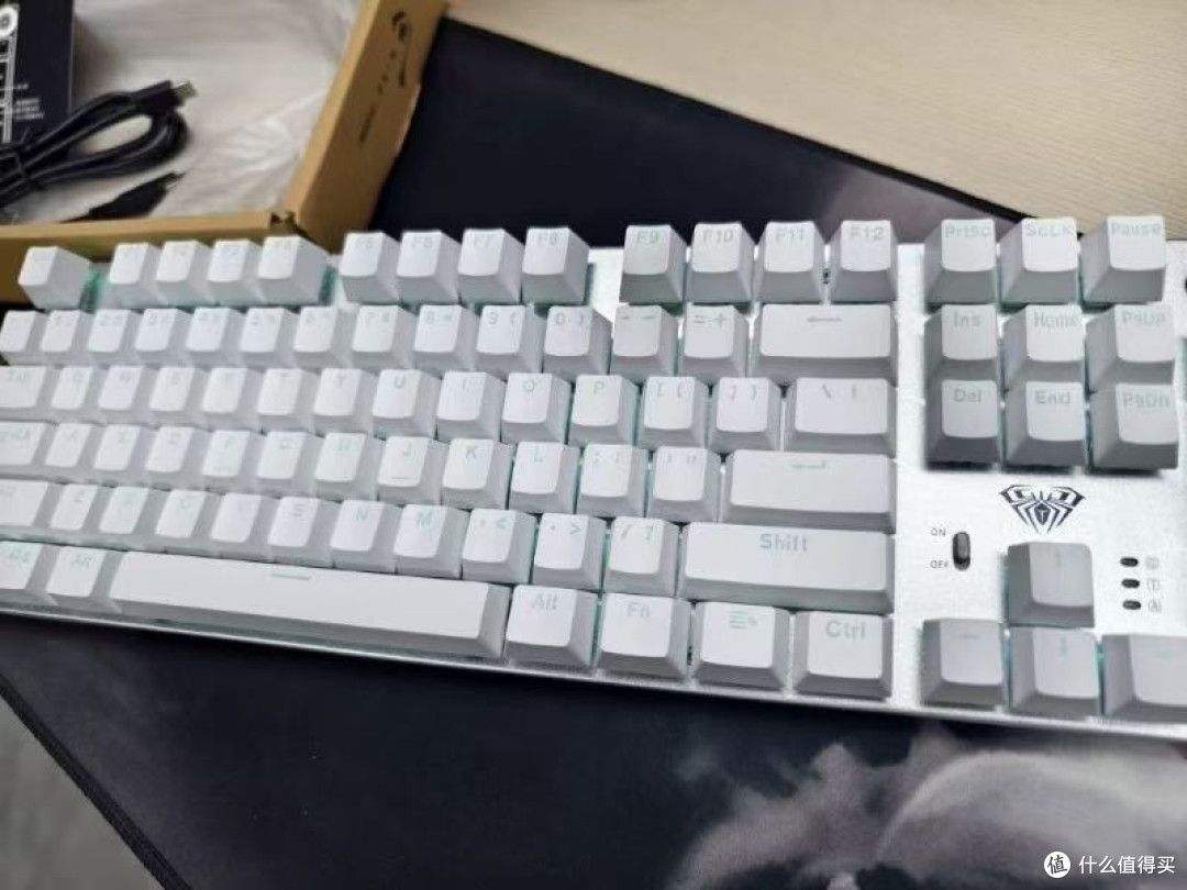 百元级机械键盘闭眼冲的话,狼蛛F2088air绝对是性价比之王!
