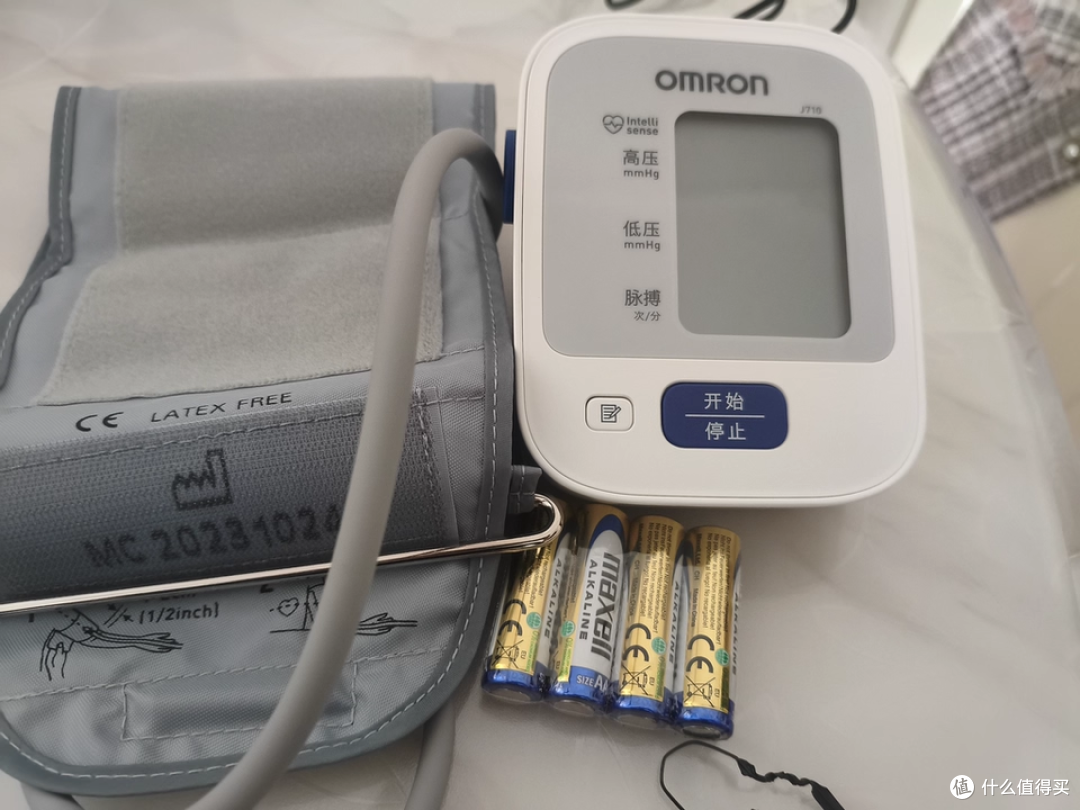 欧姆龙血压计，随时监测告别血压焦虑​