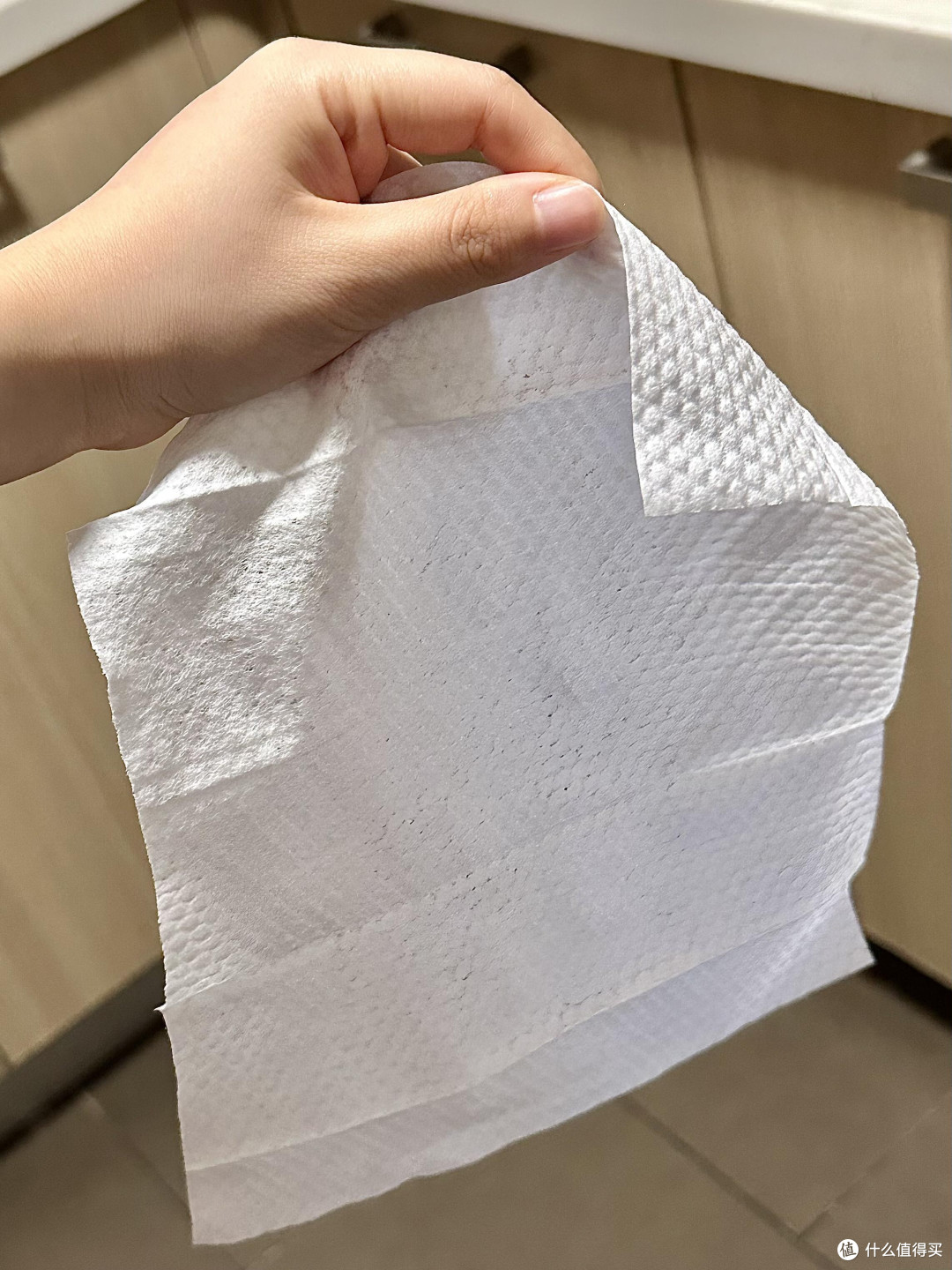 厨房湿巾解决油污难题