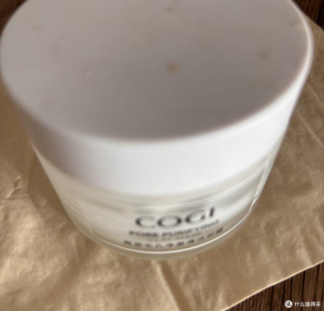 高姿清洁泥膜:肤感佳但去黑头一般