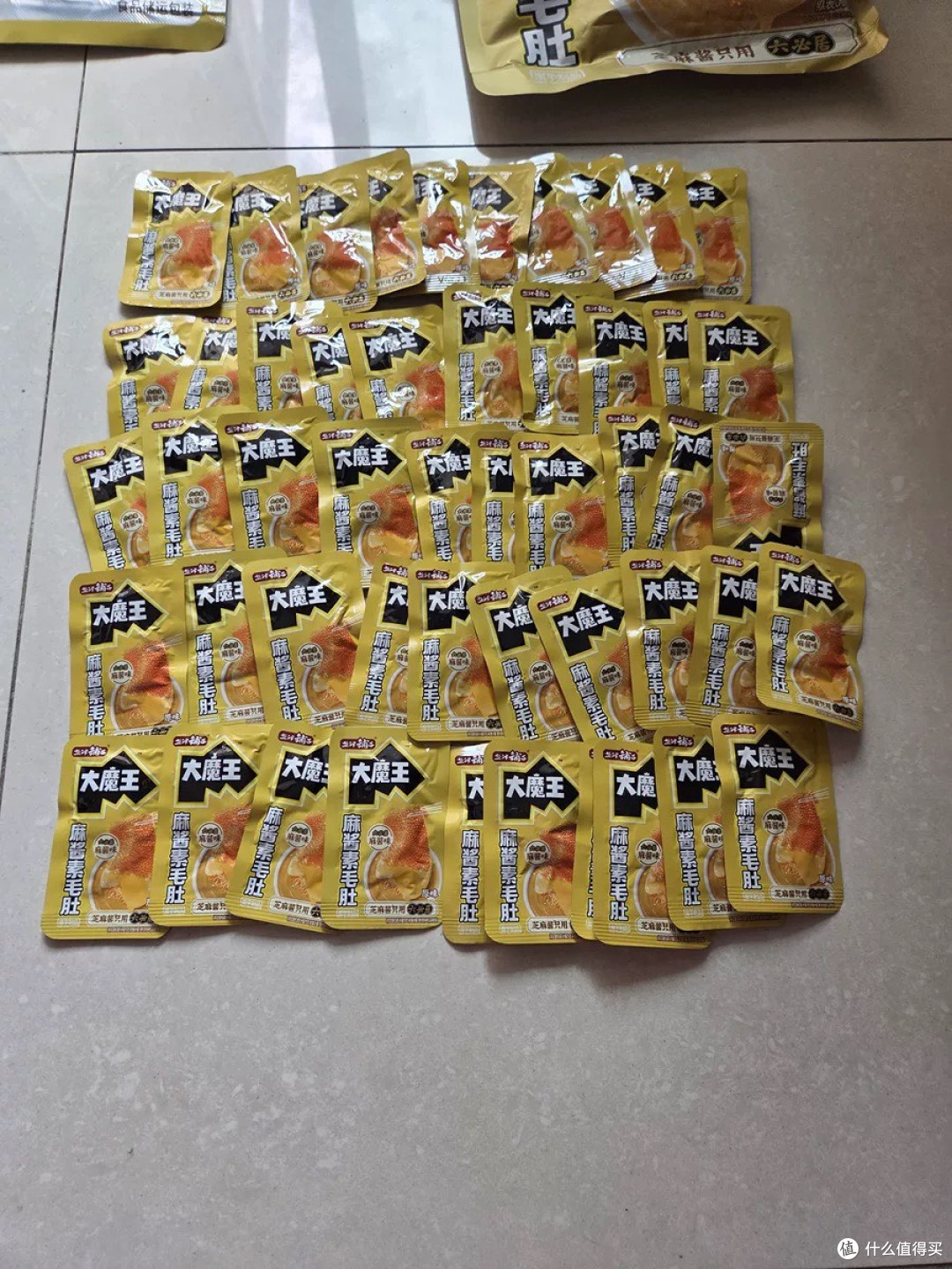 盐津铺子大魔王素毛肚:谁吃谁上头的追剧封神零食!