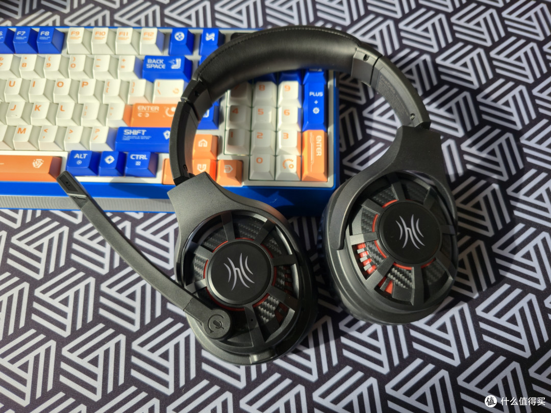 OneOdio G18BT 三模连接 + 30ms 延迟！游戏耳机实测：60H 续航 + 降噪麦，开黑听歌都省心