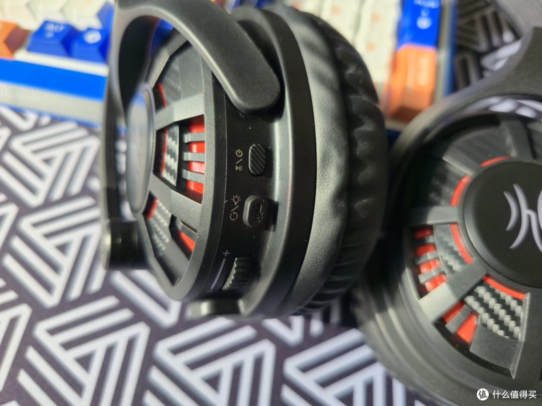 OneOdio G18BT 三模连接 + 30ms 延迟！游戏耳机实测：60H 续航 + 降噪麦，开黑听歌都省心