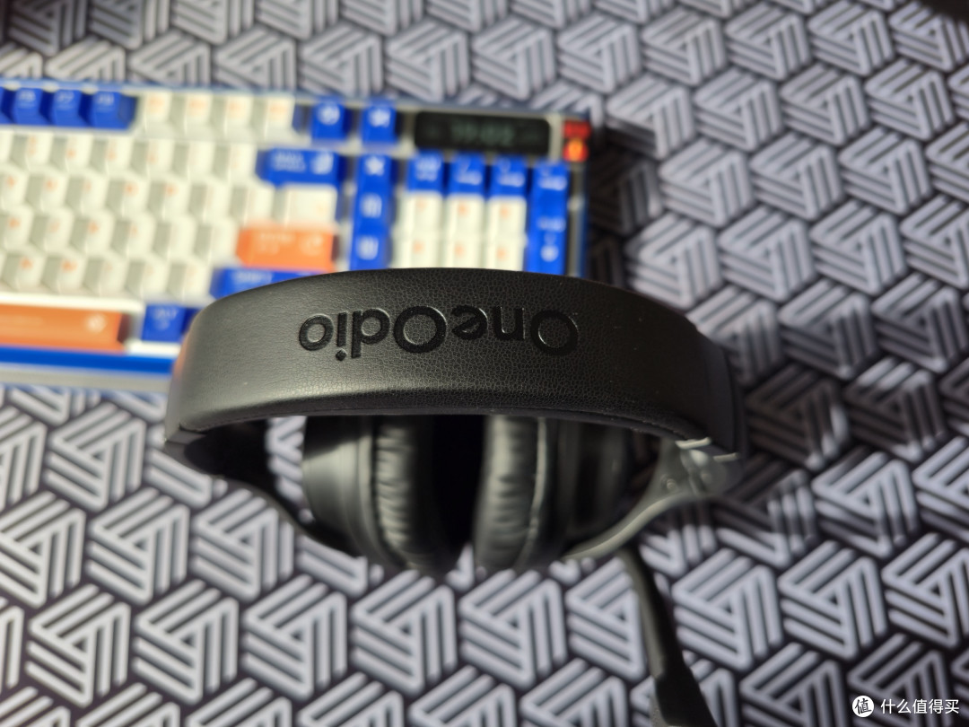 OneOdio G18BT 三模连接 + 30ms 延迟！游戏耳机实测：60H 续航 + 降噪麦，开黑听歌都省心