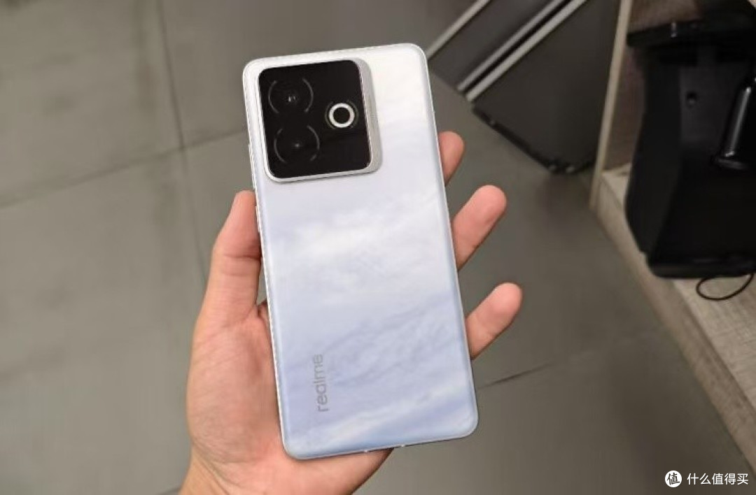 天玑9400+旗舰芯+7200mAh,仅1842元,友商如何接招?
