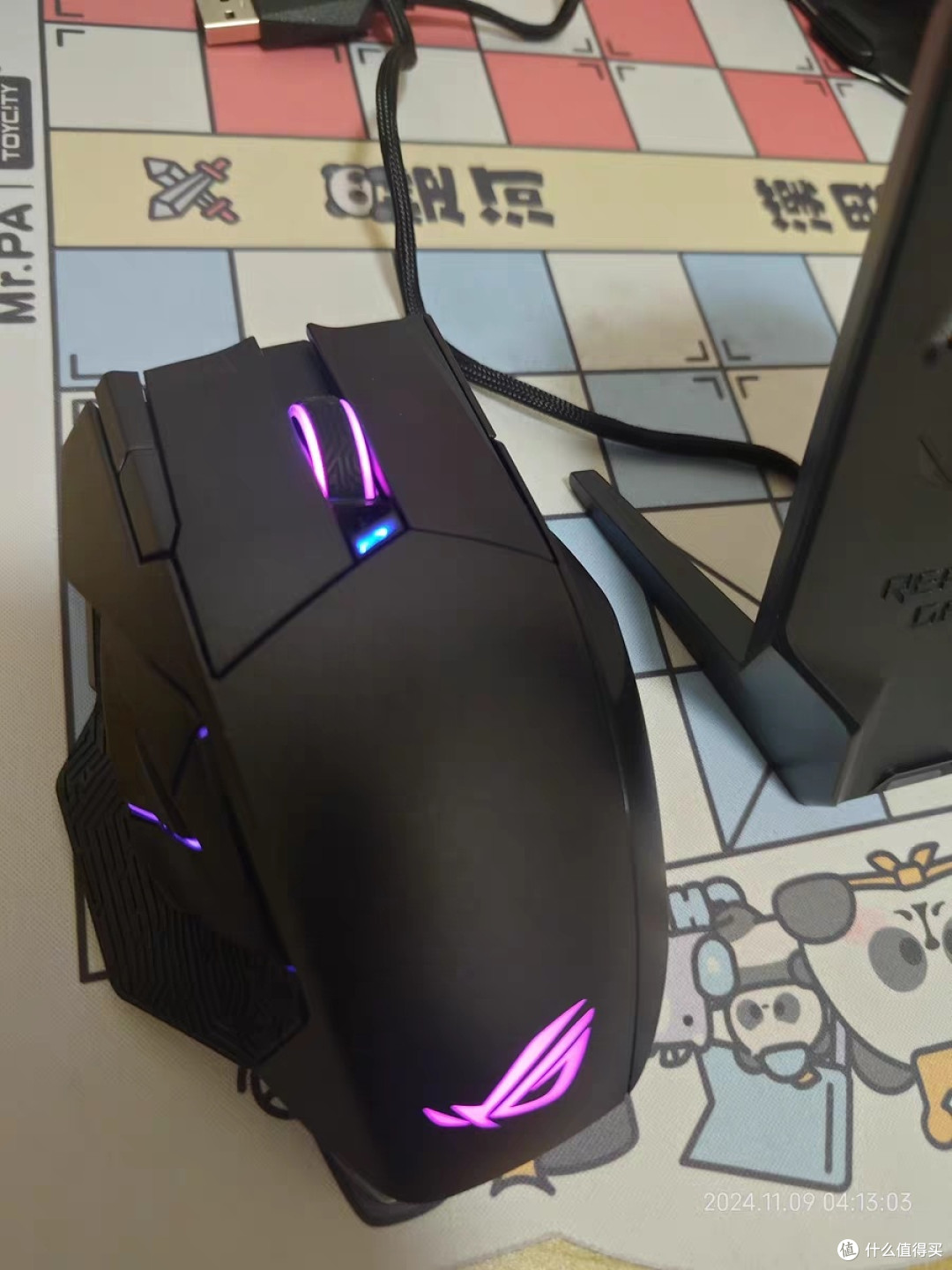 ROG斯巴达X双模鼠标快速充电