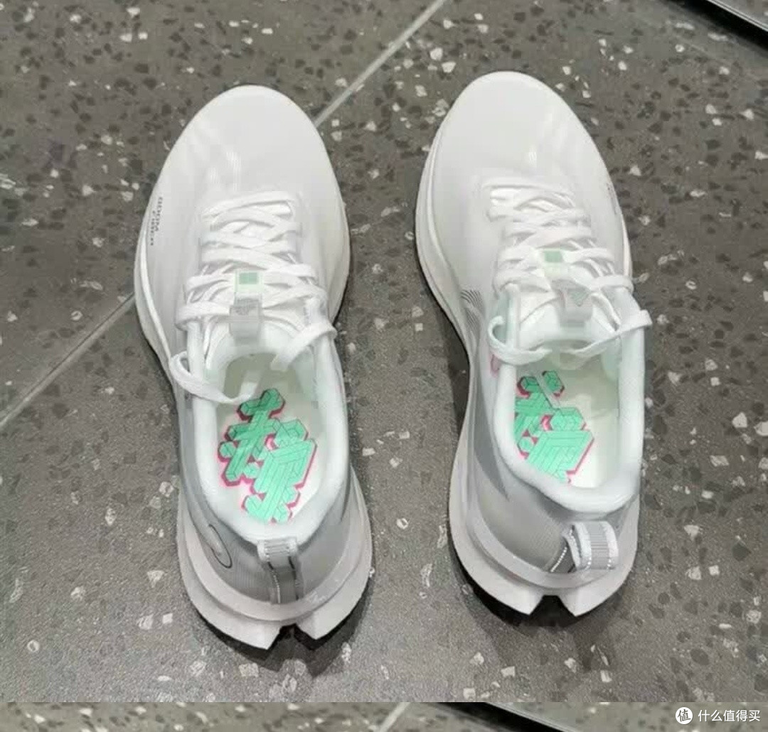 竞速与舒适双在线:李宁赤兔8pro女款跑步鞋,解锁运动新体验