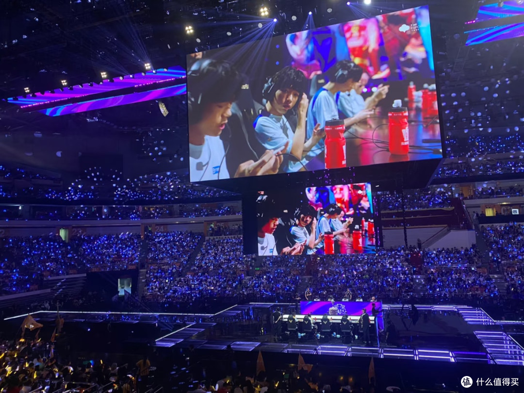 定格2023电竞高光!重庆狼队三战总决赛,热血与遗憾都难忘