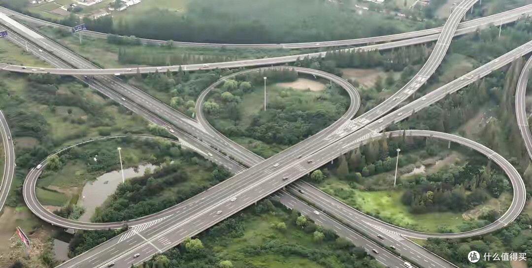 全国多地高速进入“免费倒计时”！未来这些路段将停止收费。