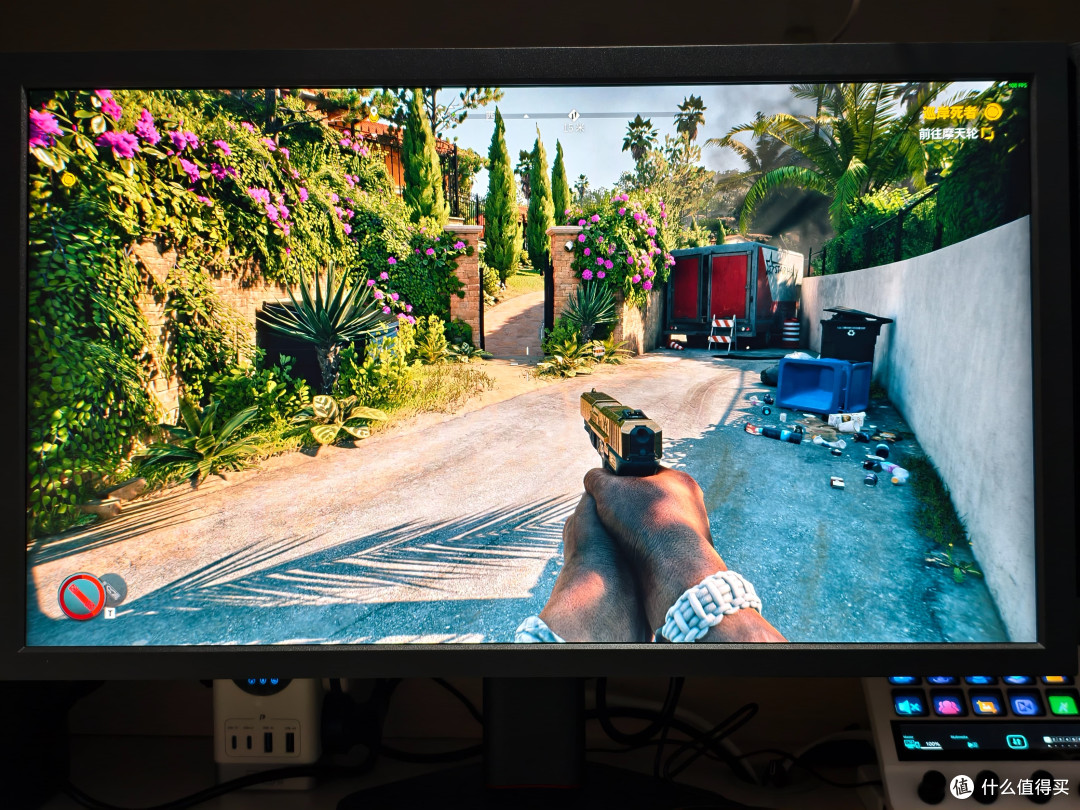 包厢中的卓威显示器怎么设置才能爽玩FPS或3A？鼠标又该怎么选？_显示器_什么值得买