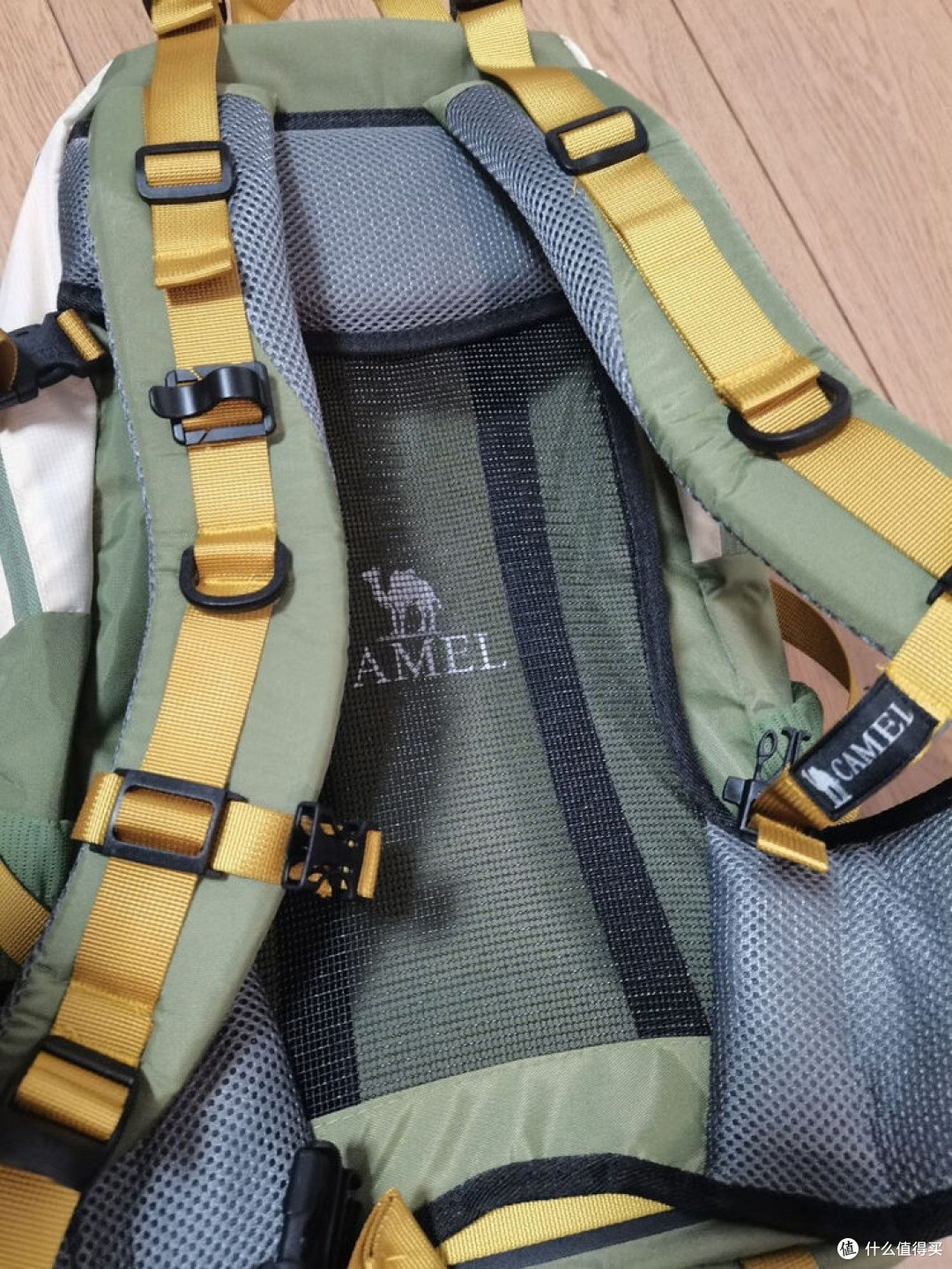 40L容量登山包，兼顾风格与实用