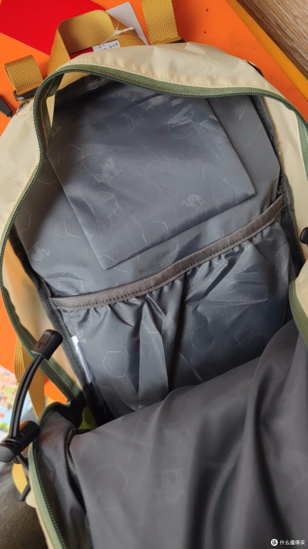 40L容量登山包,兼顾风格与实用
