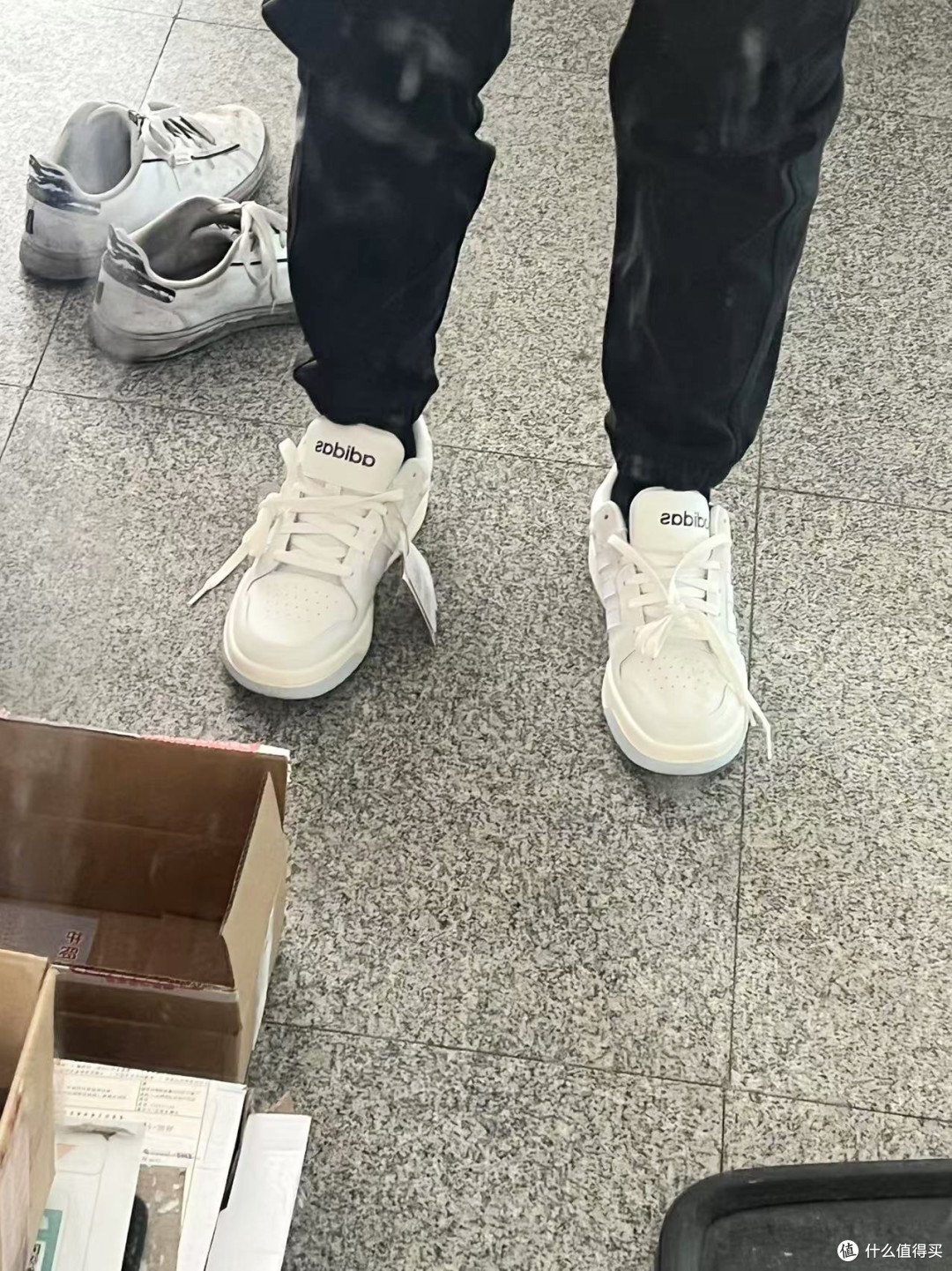 复古炸街王!adidas ENTRAP板鞋,云感脚感+百搭神颜,双11闭眼冲