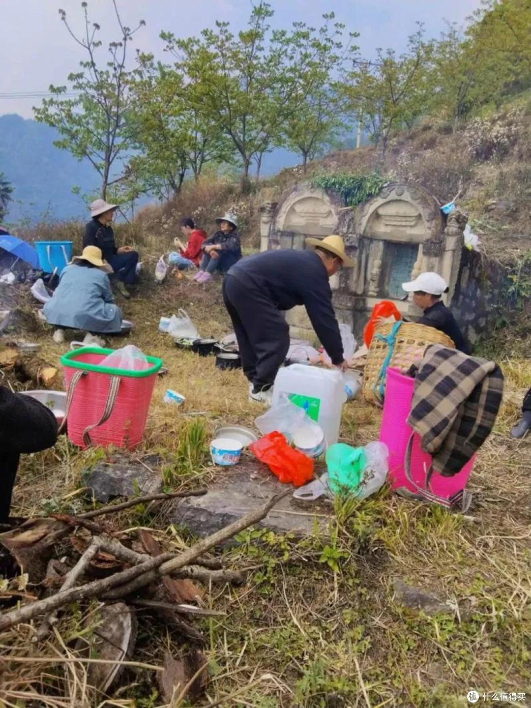 “烧香不许两愿,上坟不说三话”,什么意思?老祖宗的智慧之谈!
