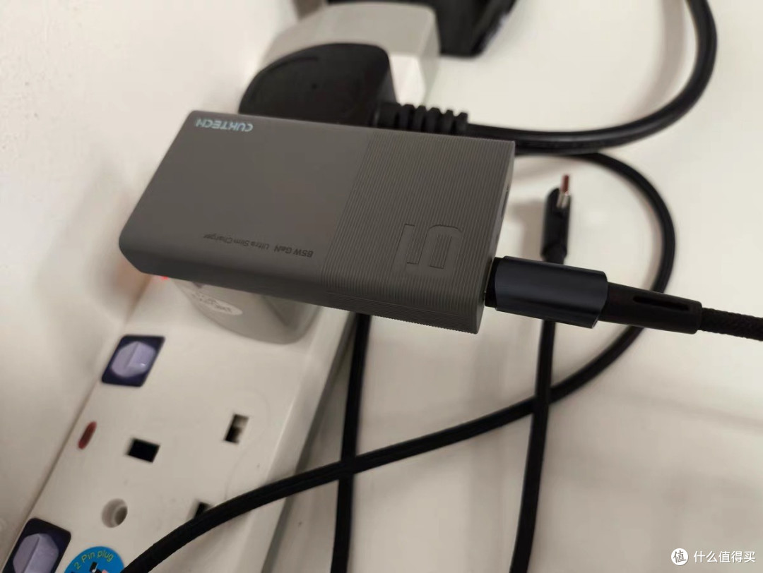PD65W快充,酷态科6号卡片让iPhone17更出色